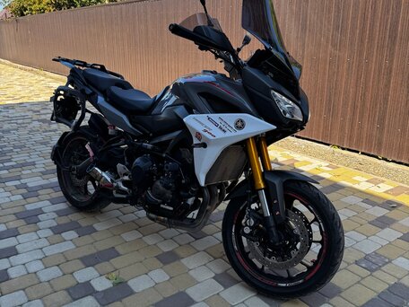 2018 Yamaha MT-09 Tracer (FJ-09), серый, 800000 рублей, вид 3