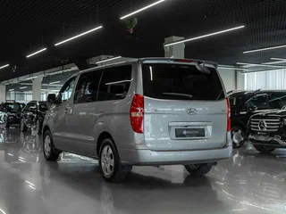 2019 Hyundai Grand Starex I Рестайлинг 2, серый, 4600000 рублей, вид 4