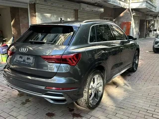 2023 Audi Q3 35 TFSI II (F3), серебристый, 2890000 рублей, вид 4