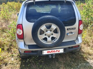 2011 Chevrolet Niva I Рестайлинг, серебристый, 420000 рублей, вид 5
