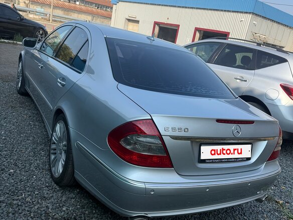 2007 Mercedes-Benz E-Класс 550 III (W211, S211) Рестайлинг, серебристый, 1400000 рублей - вид 6