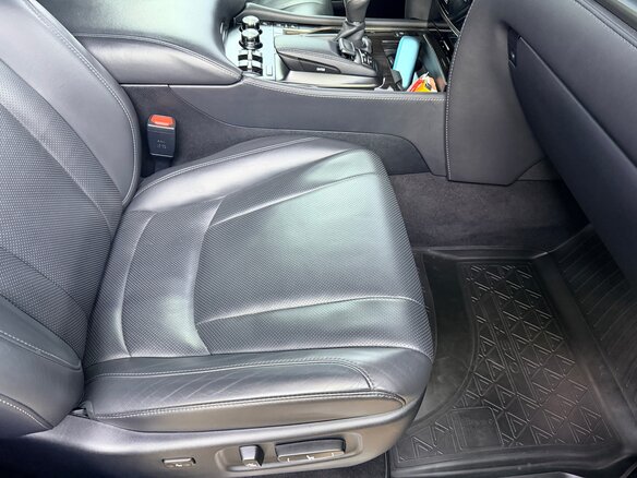 2020 Lexus LX 570 III Рестайлинг 2, чёрный, 10500000 рублей - вид 9