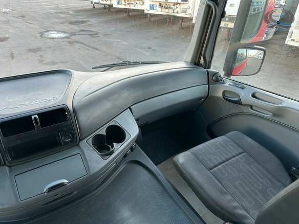 2017 Mercedes-Benz Actros, красный, 4200000 рублей - вид 24