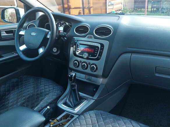 2009 Ford Focus II Рестайлинг, белый, 480000 рублей - вид 5