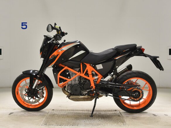 2016 KTM 690 Duke R, чёрный, 550000 рублей - вид 4