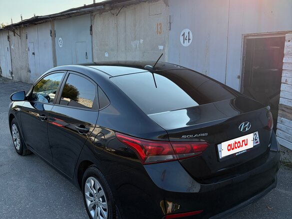 2018 Hyundai Solaris II, чёрный, 1000000 рублей - вид 3
