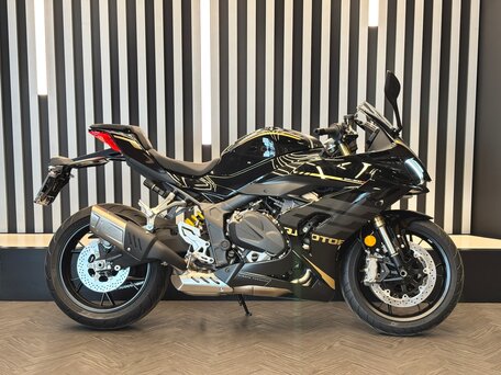 2026 QJMotor SRK 800 RR, чёрный, 859000 рублей, вид 2
