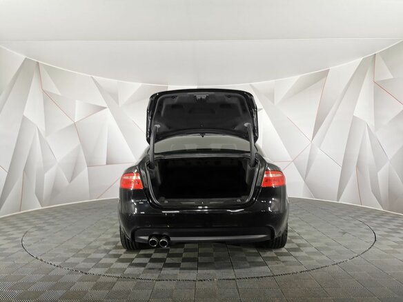 2017 Jaguar XE I, чёрный, 1595000 рублей - вид 9