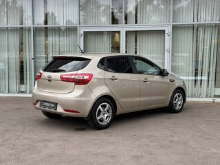 2013 Kia Rio III, бежевый, 899000 рублей, вид 5