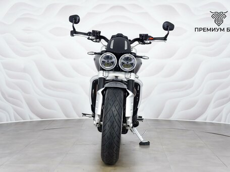 2024 Triumph Rocket 3, чёрный, 2327000 рублей, вид 4