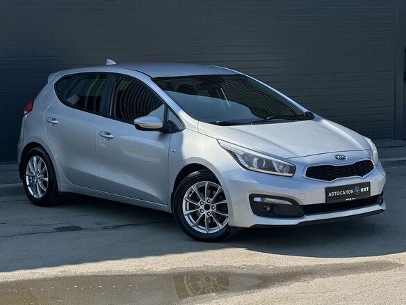 2017 Kia Ceed II Рестайлинг, серебристый, 1419000 рублей - вид 2