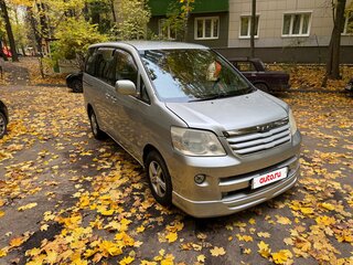 2001 Toyota Noah I (R60), серебристый, 950000 рублей, вид 2