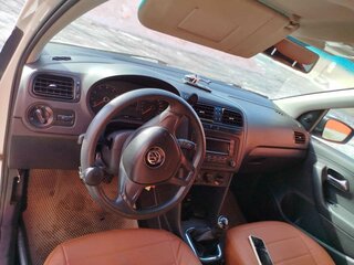 2018 Volkswagen Polo V Рестайлинг, белый, 350000 рублей, вид 3