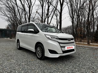 2018 Toyota Noah III (R80) Рестайлинг, белый, 1984000 рублей, вид 2