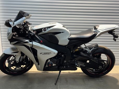 2008 Honda CBR 1000 RR/RA Fireblade, белый, 799000 рублей, вид 2