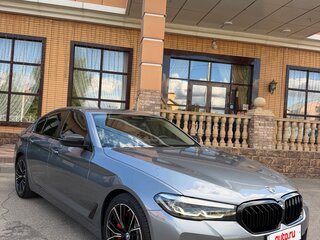 2020 BMW 5 серии 530d VII (G30/G31/G38) Рестайлинг, серый, 3590000 рублей, вид 4