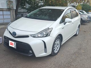 2018 Toyota Prius Alpha I (ZVW40/41) Рестайлинг, белый, 1625000 рублей, вид 1