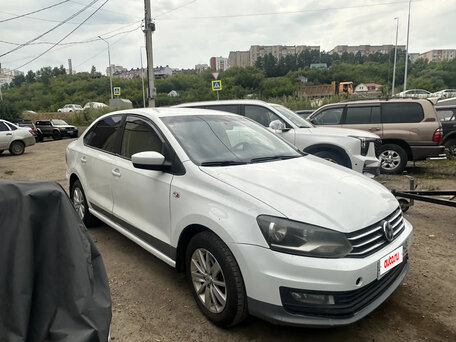 2018 Volkswagen Polo V Рестайлинг, белый, 750000 рублей, вид 2