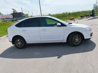 2007 Ford Focus II Рестайлинг, белый, 300000 рублей, вид 4