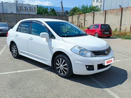 2013 Nissan Tiida I Рестайлинг, белый, 745000 рублей, вид 2