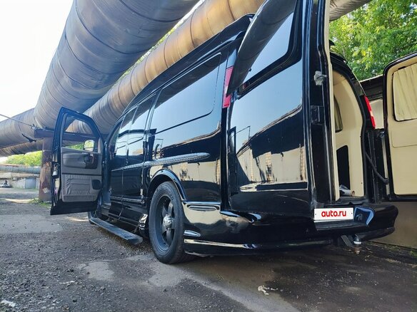 2010 Chevrolet Express II, чёрный, 3100000 рублей