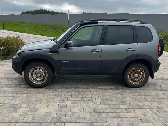 2018 Chevrolet Niva I Рестайлинг, серый, 750000 рублей - вид 6