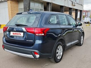 2017 Mitsubishi Outlander III Рестайлинг 2, синий, 1600000 рублей, вид 3