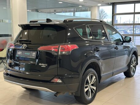 2017 Toyota RAV4 IV (XA40) Рестайлинг, чёрный, 2157000 рублей, вид 4