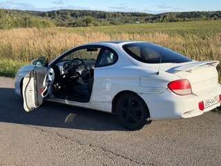 2001 Hyundai Tiburon I (RD) Рестайлинг, белый, 265000 рублей, вид 5