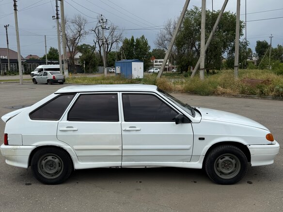 2004 Lada (ВАЗ) 2114, белый, 140000 рублей - вид 8