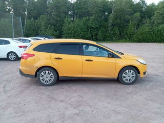 2015 Ford Focus III Рестайлинг, жёлтый, 410000 рублей, вид 2