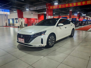 2023 Nissan Altima VI (L34) Рестайлинг, белый, 1980000 рублей, вид 1