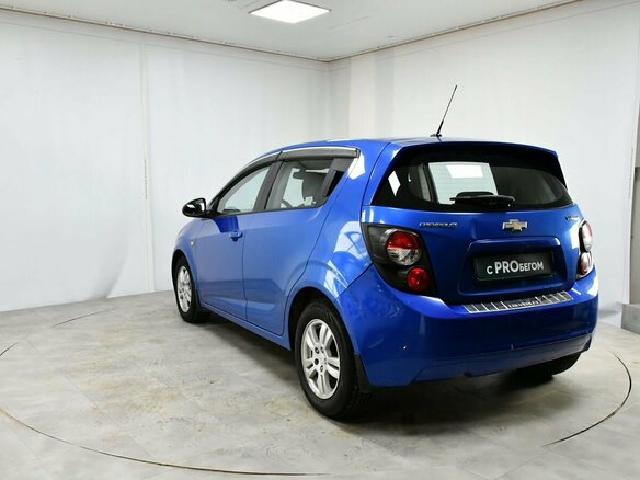 2014 Chevrolet Aveo II, синий, 775000 рублей - вид 4
