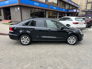 2017 Volkswagen Polo V Рестайлинг, чёрный, 1150000 рублей, вид 3