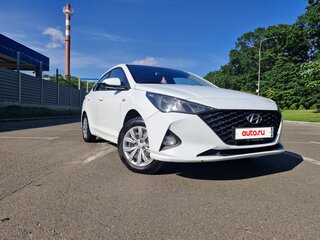 2020 Hyundai Solaris II Рестайлинг, белый, 850000 рублей, вид 4