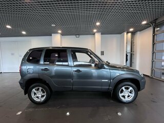 2014 Chevrolet Niva I Рестайлинг, зелёный, 560000 рублей, вид 2