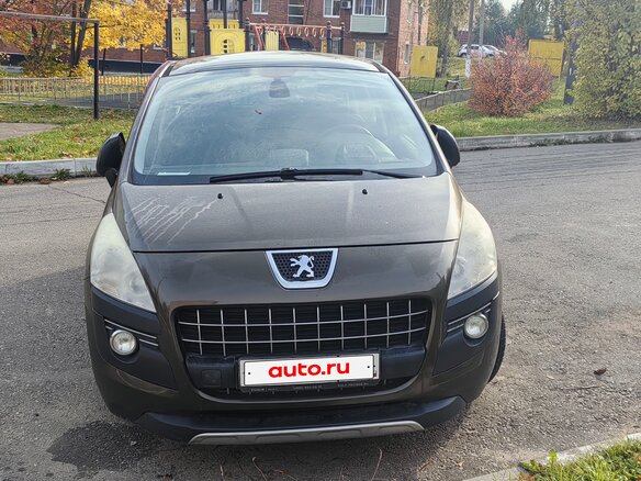 2012 Peugeot 3008 I, коричневый, 750000 рублей