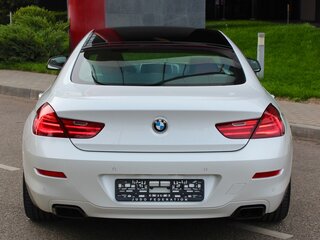 2012 BMW 6 серии Gran Coupe 650i xDrive III (F06/F13/F12), белый, 3700000 рублей, вид 3