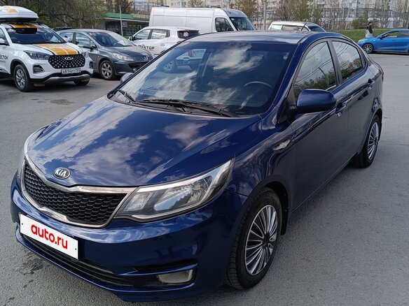 2015 Kia Rio III Рестайлинг, синий, 850000 рублей