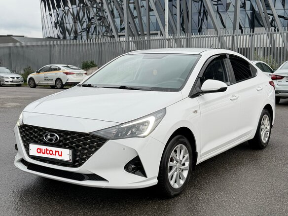 2021 Hyundai Solaris II Рестайлинг, белый - вид 1