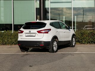 2017 Nissan Qashqai EU market II Рестайлинг, белый, 1420000 рублей, вид 2
