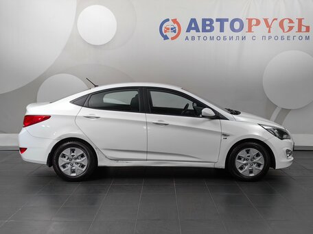 2016 Hyundai Solaris I Рестайлинг, белый, 799000 рублей, вид 4