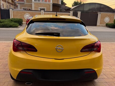 2014 Opel Astra GTC J Рестайлинг, жёлтый, 800000 рублей, вид 4