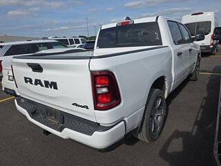 2025 Ram 1500 Crew Cab eTorque V Рестайлинг, белый, 6300000 рублей, вид 4