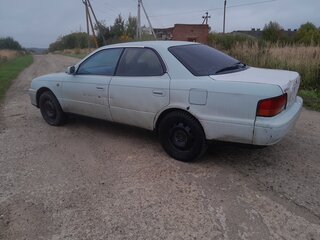 1996 Toyota Vista IV (V40), бежевый, 180000 рублей, вид 4