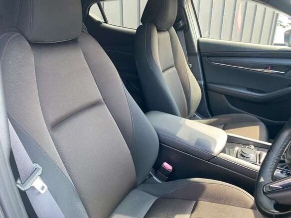 2023 Mazda 3 IV (BP), белый, 1315000 рублей - вид 14