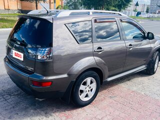 2009 Mitsubishi Outlander II Рестайлинг, коричневый, 860000 рублей, вид 4