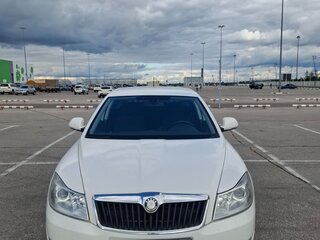 2012 Skoda Octavia II (A5) Рестайлинг, белый, 650000 рублей, вид 2