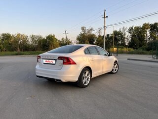 2013 Volvo S60 II Рестайлинг, белый, 1795000 рублей, вид 4