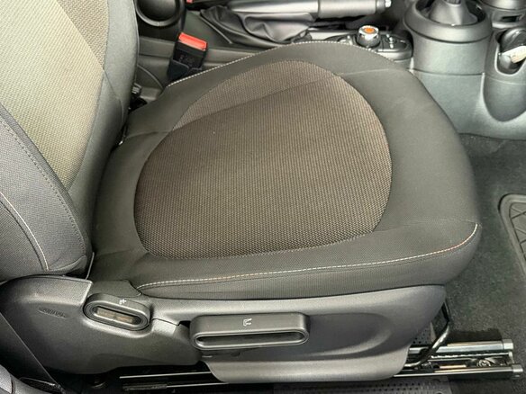 2019 Mini Hatch Cooper III (F55/F56) Рестайлинг, синий, 1749000 рублей - вид 22